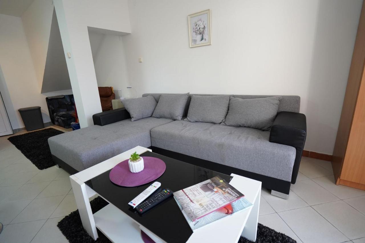 IVA studio-apartment Kladovo Esterno foto